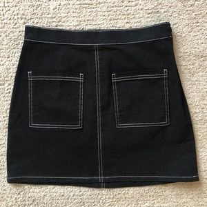 OAK + FORT contrast stitch twill mini skirt.